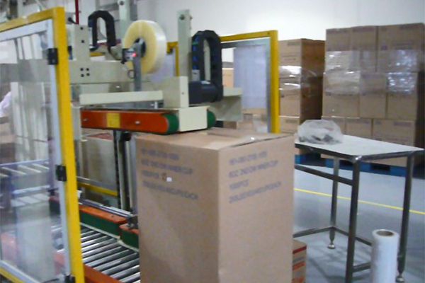 Selladora de Cajas, Automática con Correas de Transmisión Laterales y Función de doblado de Solapas RPI-09